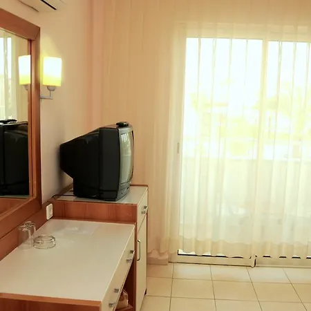 מלון Aral Hotel Side 3*